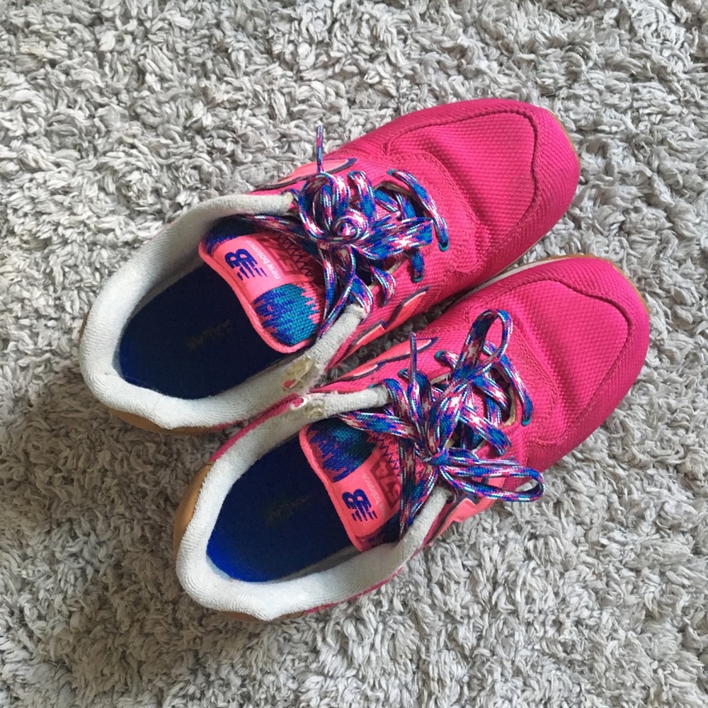 NEW BALANCE SNEAKER